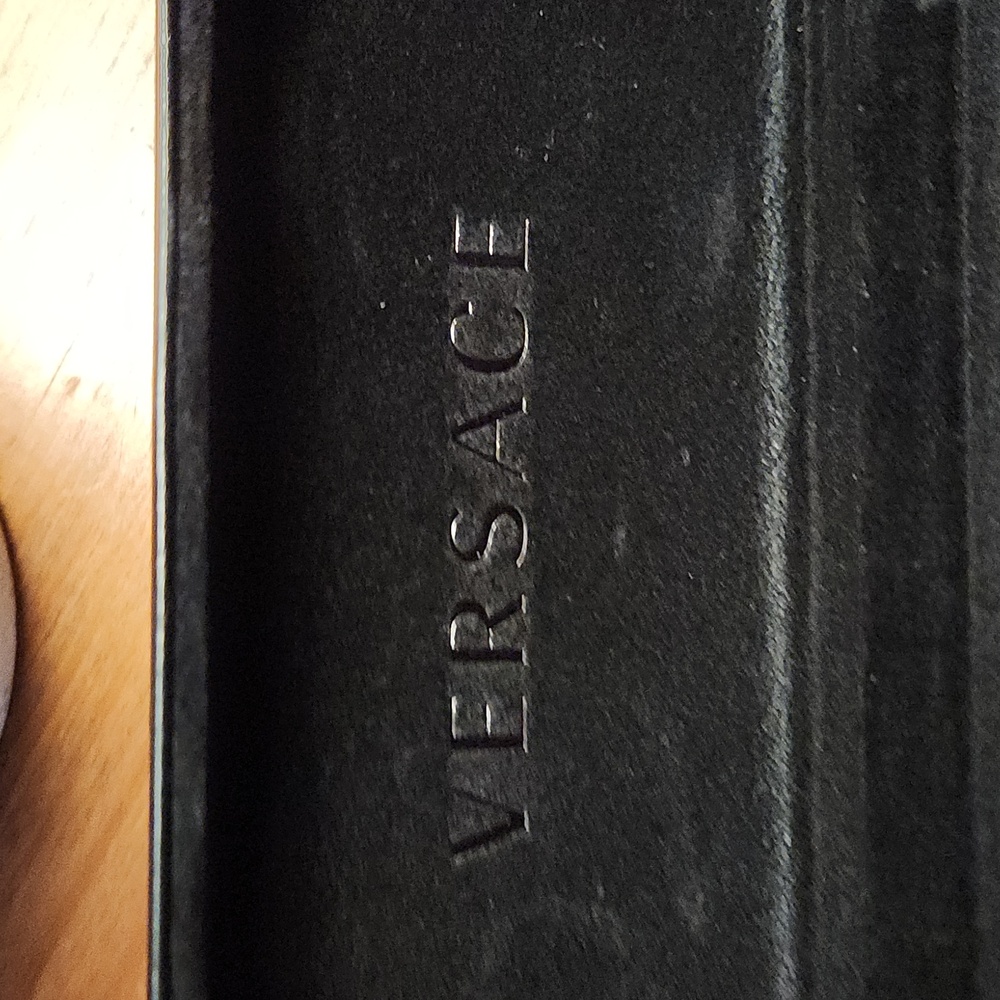 Versace hard sided glasses case - Picture 3 of 12